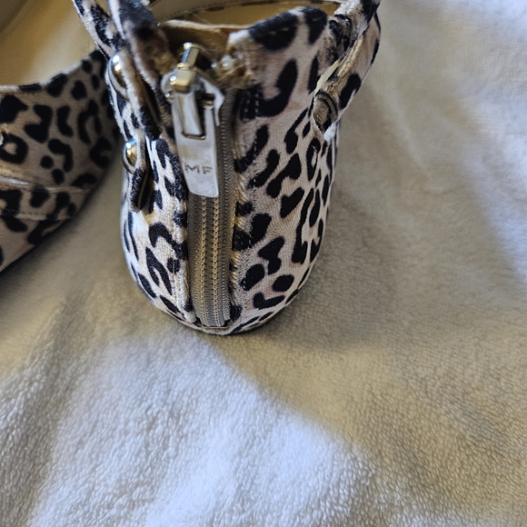 Marc Fisher Leopard Print  Shoes - Women - Size 10 - Picture 4 of 7